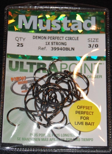 Mustad 39940NP-BN Demon Perfect Circle Hooks Size 3/0 Jagged Tooth