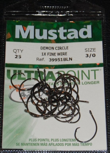 Mustad 39951NP-BN Ultra Point Size 3/0 Demon Circle Hooks Jagged Tooth  Tackle
