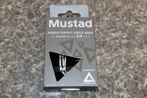 Mustad 39950TNP-TS Triangle Demon Perfect Circle Hooks Size 8/0